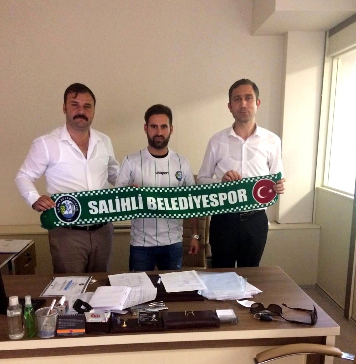 Salihli Belediyespor\'dan Futbola Transfer