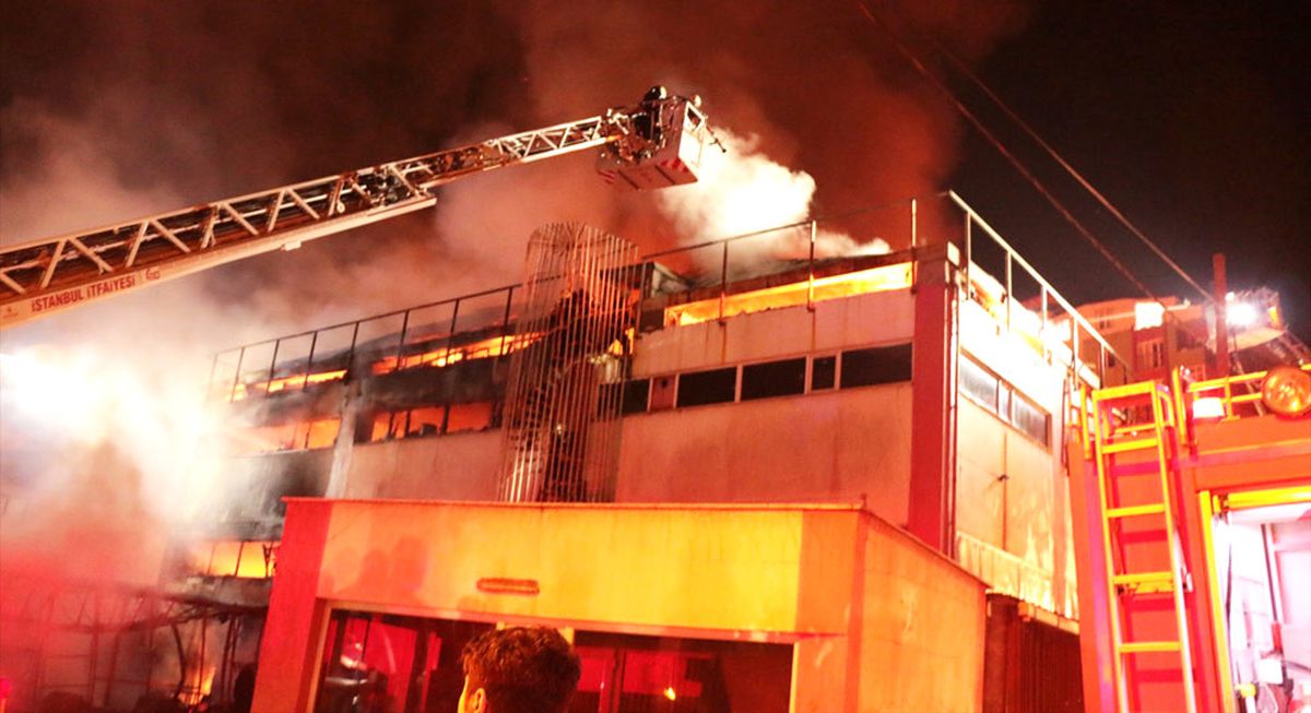 Sancaktepe\'de Fabrika Yangını