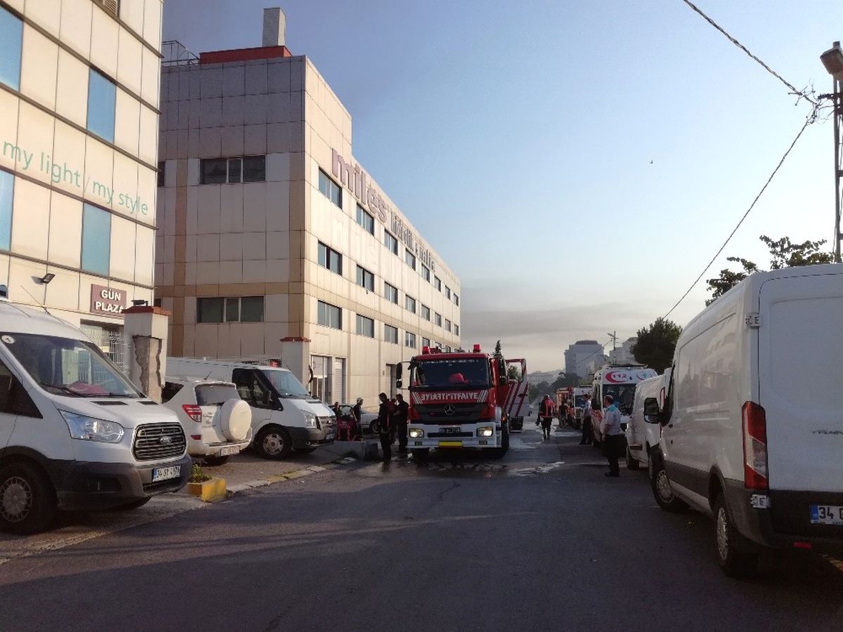Sancaktepe\'de Fabrika Yangını