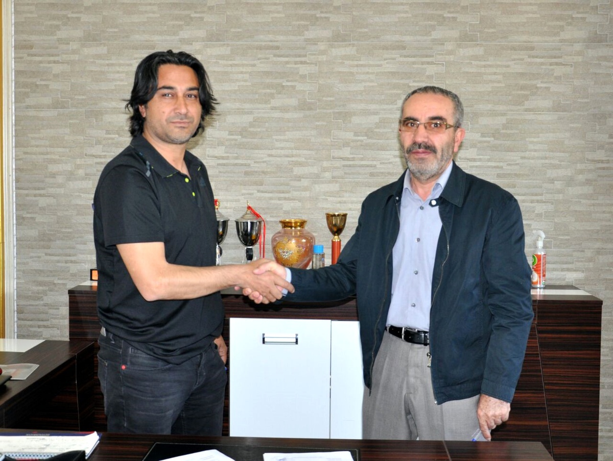 Sebahattin Tekin\'in Yeni Adresi Bayburtspor Oldu.