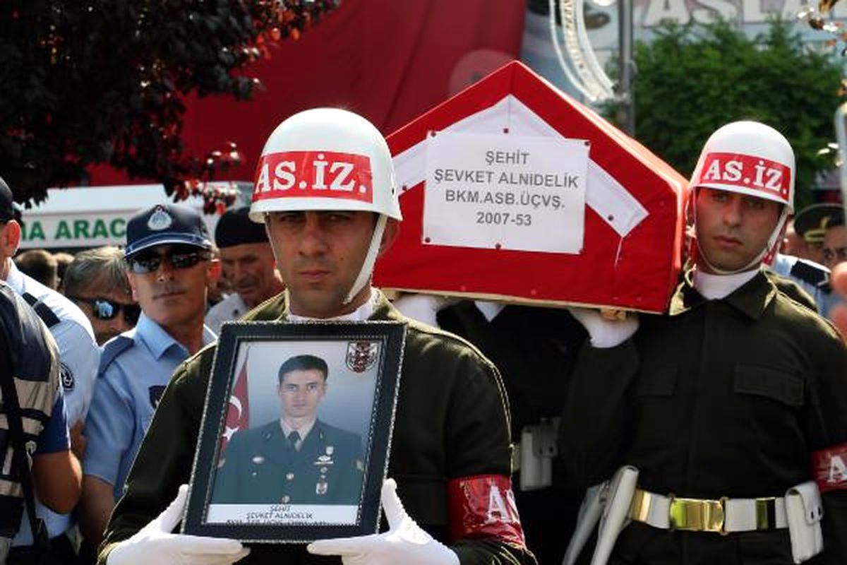 Şehit Annesi: Ben Seni Böyle mi Görecektim (2)