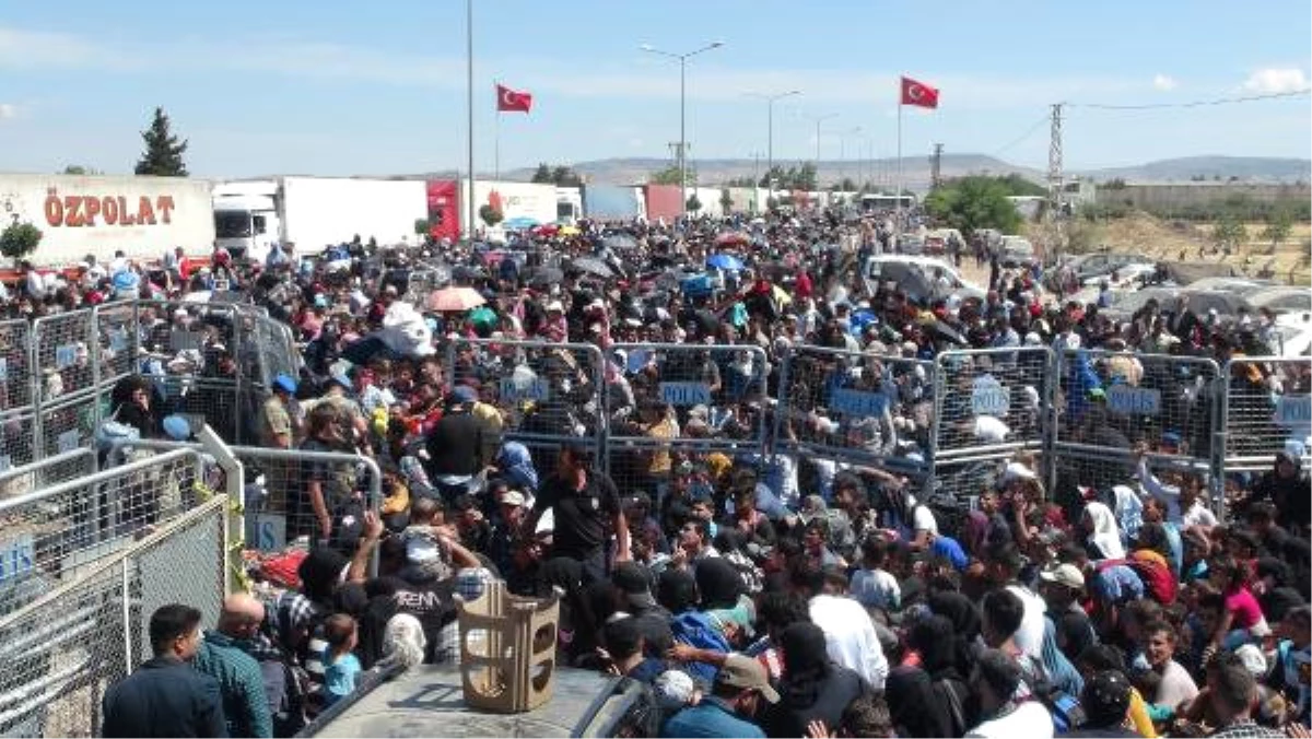 Suriyeli Sığınmacıların Bayram Sonrası Türkiye\'ye Dönüşleri Sürüyor