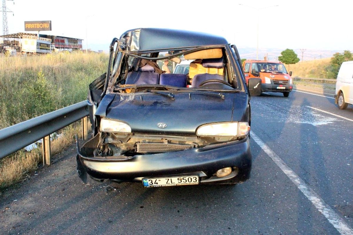 Tekirdağ\'da Trafik Kazası: 3 Yaralı