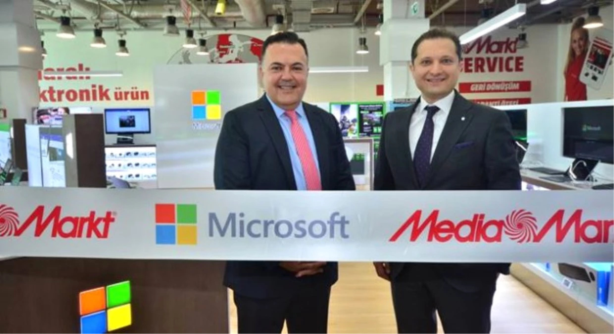 Türkiye\'de İlk Mağazasını Açan Microsoft Yatırımlarını Sürdürecek