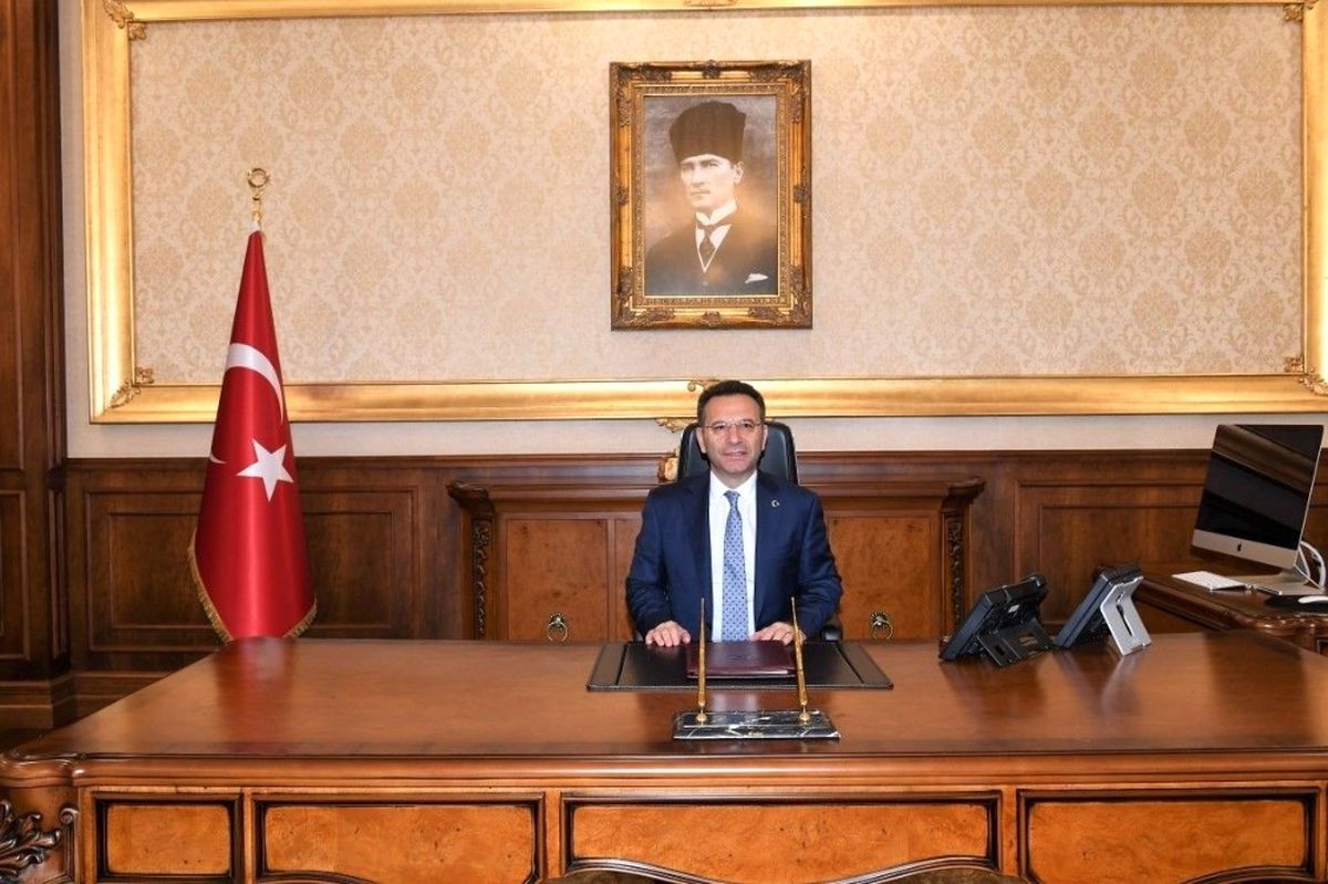 Vali Hüseyin Aksoy Kocaeli\'de Göreve Başladı