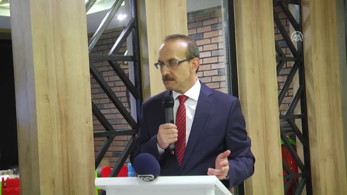 Vali Yavuz\'a Veda Yemeği