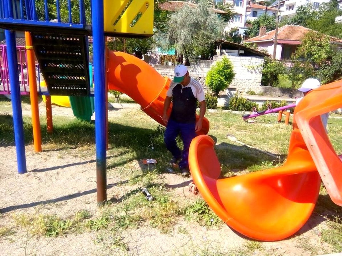 Vezirhan\'da Bütün Çocuk Parkları Elden Geçirildi
