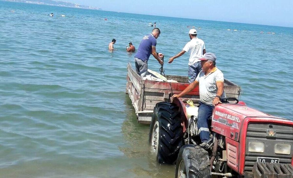 Yaralanmalara Neden Olan Denizdeki Demir Çubuk Çıkarıldı