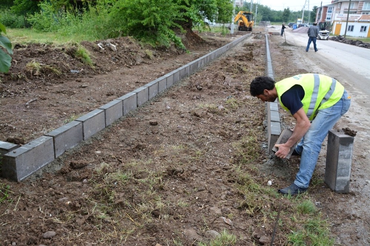 Yazın Sıcaktan Eriyen Yolların Alternatifi Beton Yol"