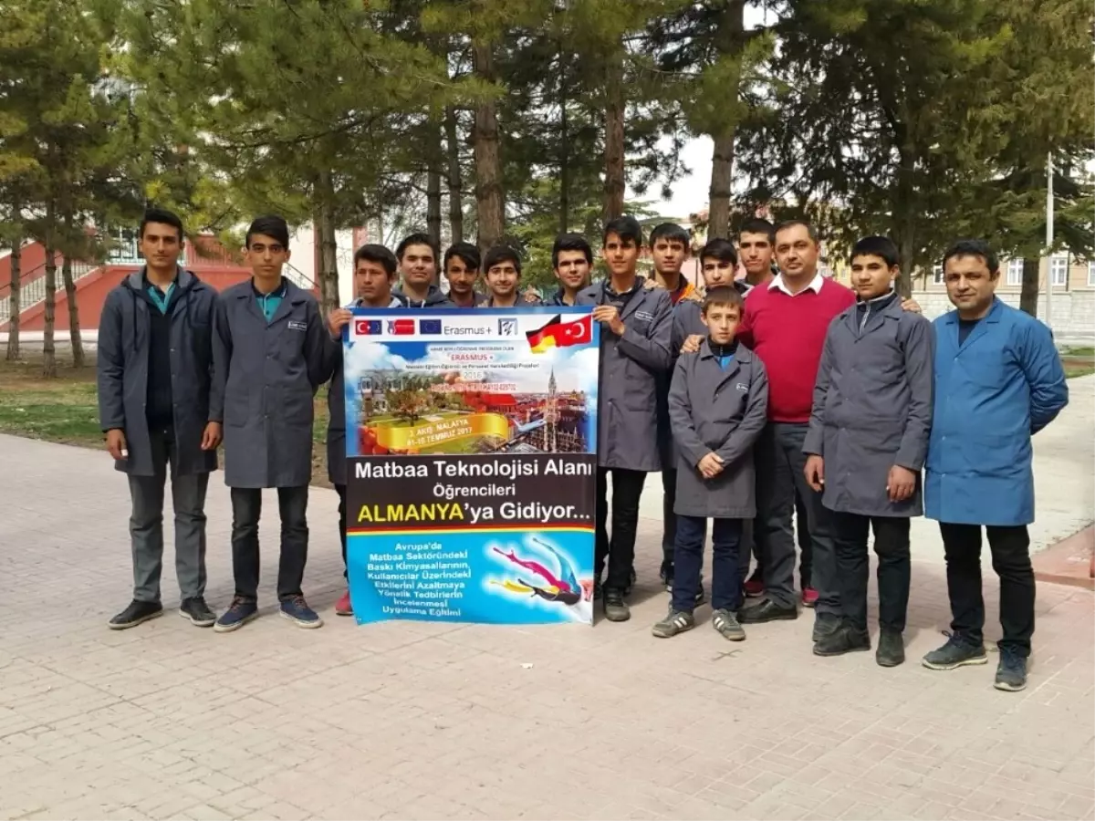 Yunus Emre Mesleki ve Teknik Anadolu Lisesi Öğrencileri Almanya\'ya Gitmeye Hazırlanıyor