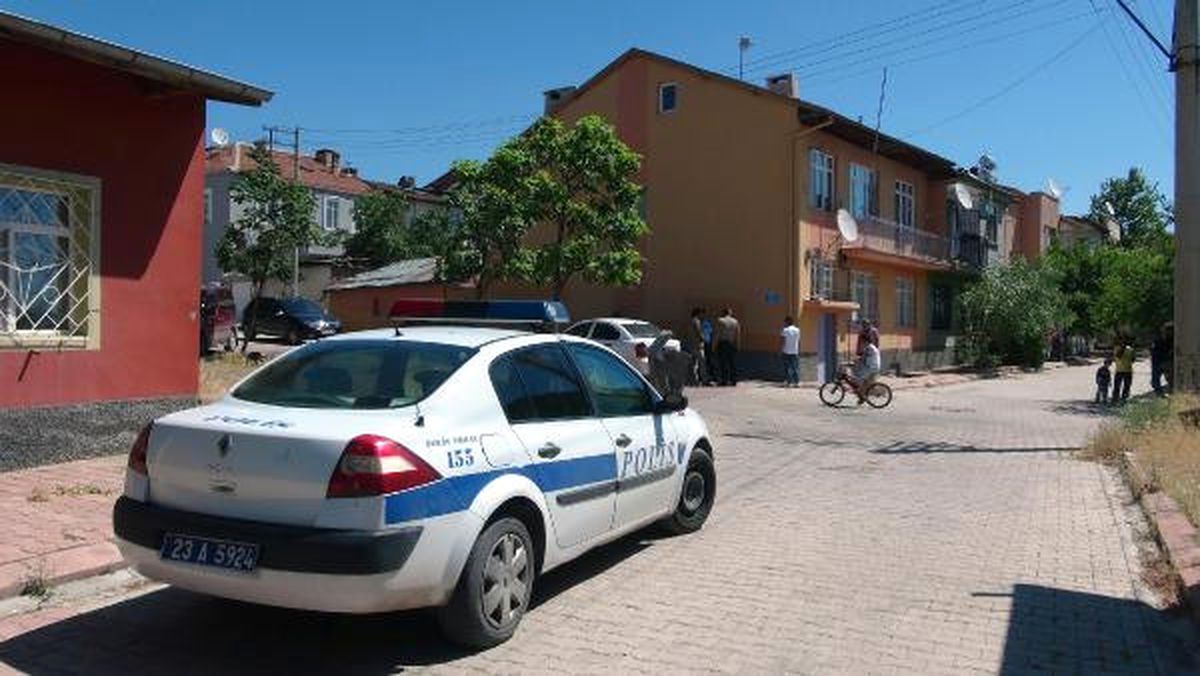 88 Yaşındaki Annesini, Elleriyle Boğarak Öldürdü