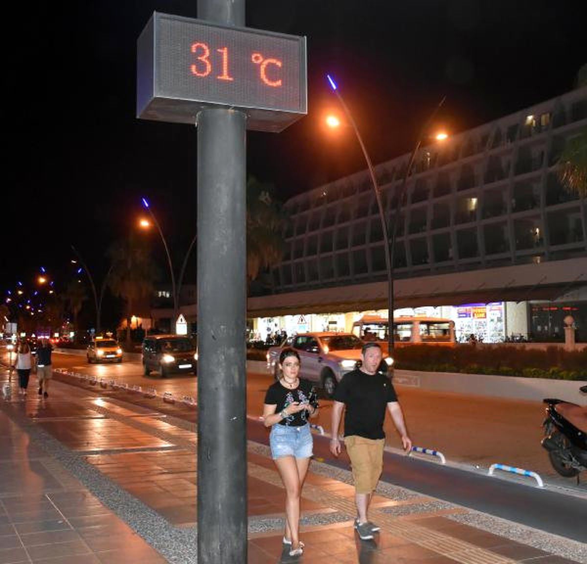 Afrika Sıcak Hava Dalgası Marmaris\'tekileri Bunalttı