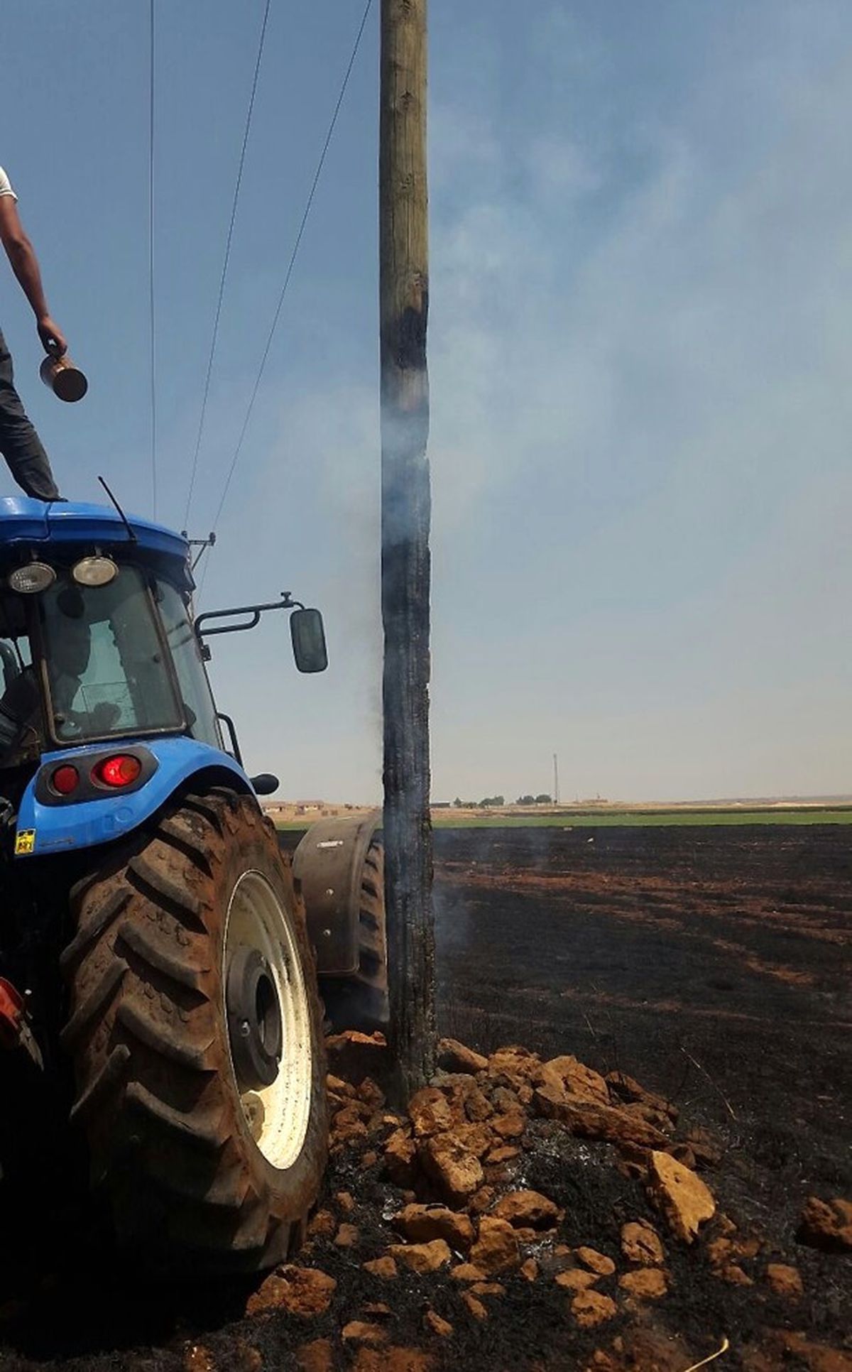 Anız Yangını 16 Köyü Elektriksiz Bıraktı
