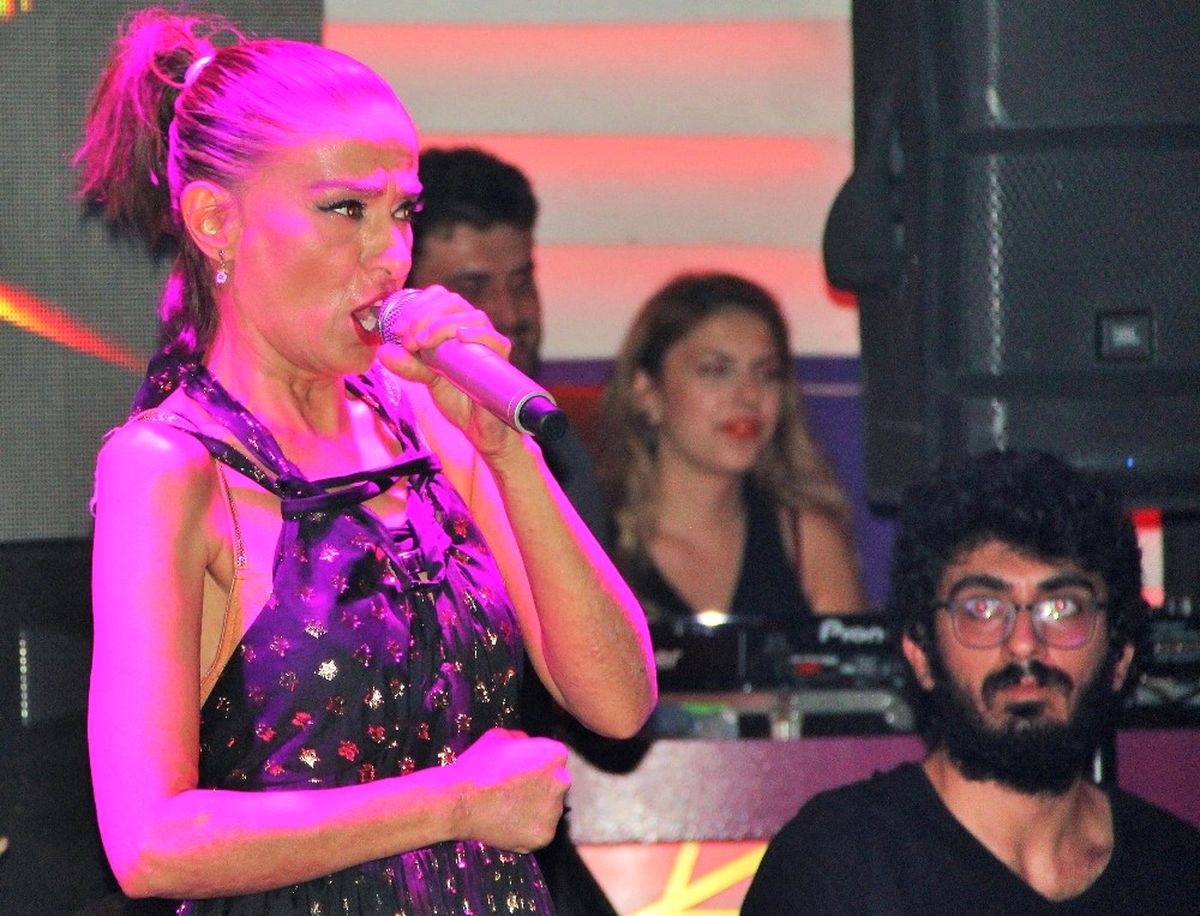 Bodrum\'da Yıldız Tilbe İzdihamı
