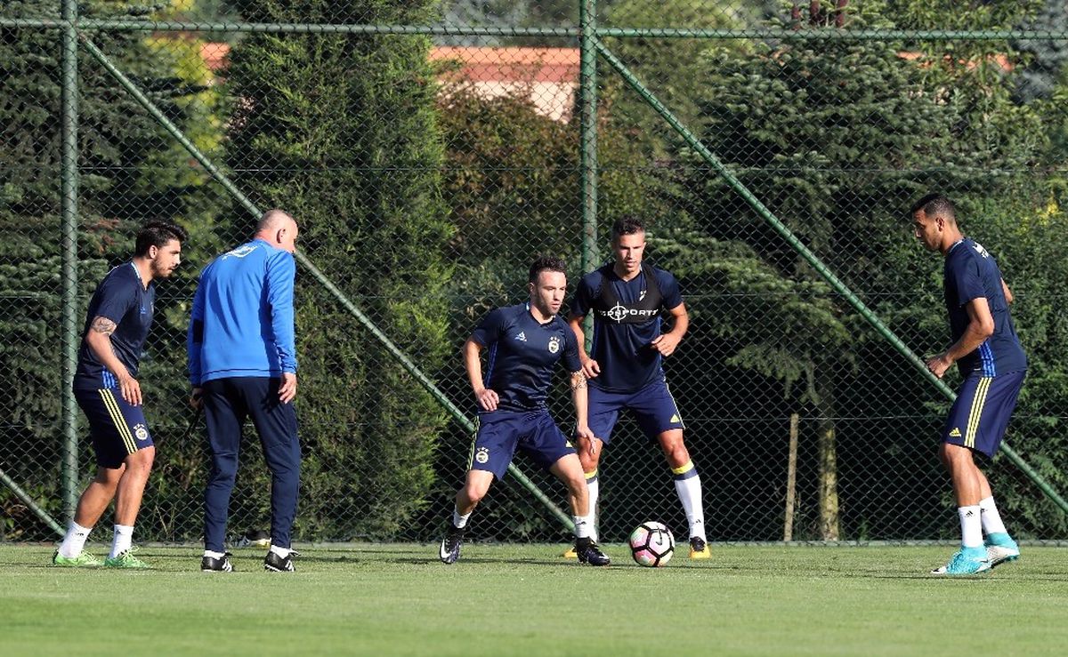 Fenerbahçe, Yeni Sezon Hazırlıklarını Sürdürüyor