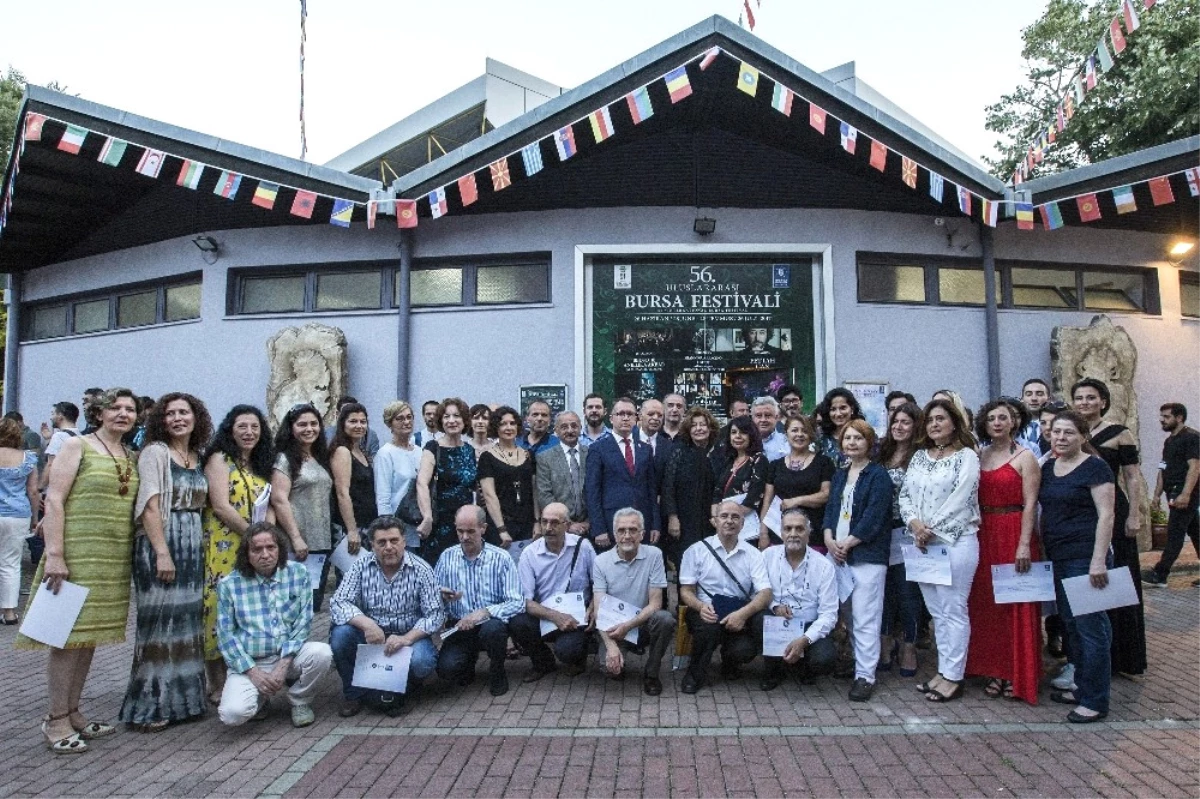 Festival Coşkusu Anjelika Akbar ile Başladı