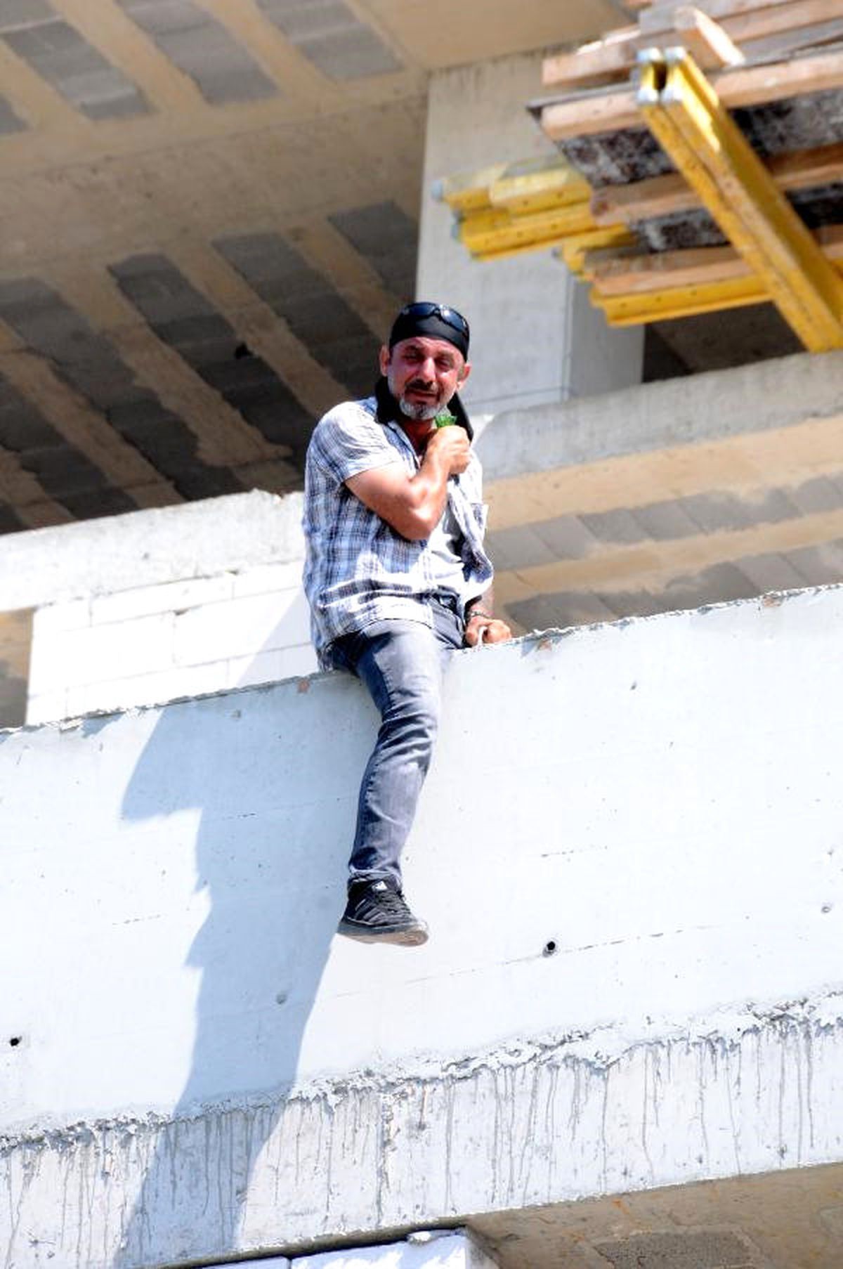 İnşaatta İntihar Girişimi