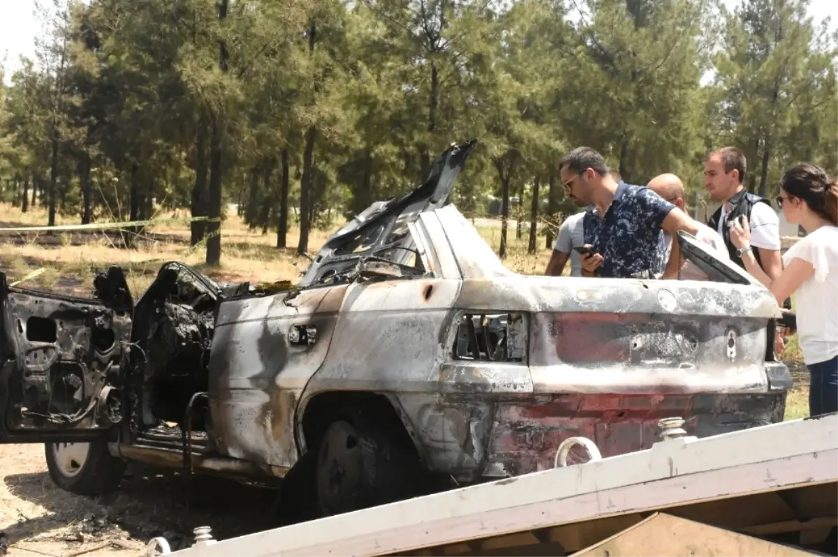 Kanala Düşen Otomobilin İçinde Yanarak Öldü