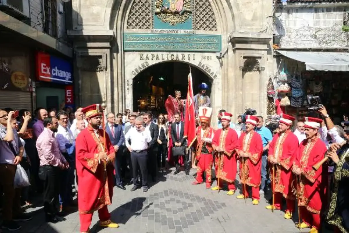 Kapalıçarşı\'da Mehterli, Osmanlı Kostümlü Açılış