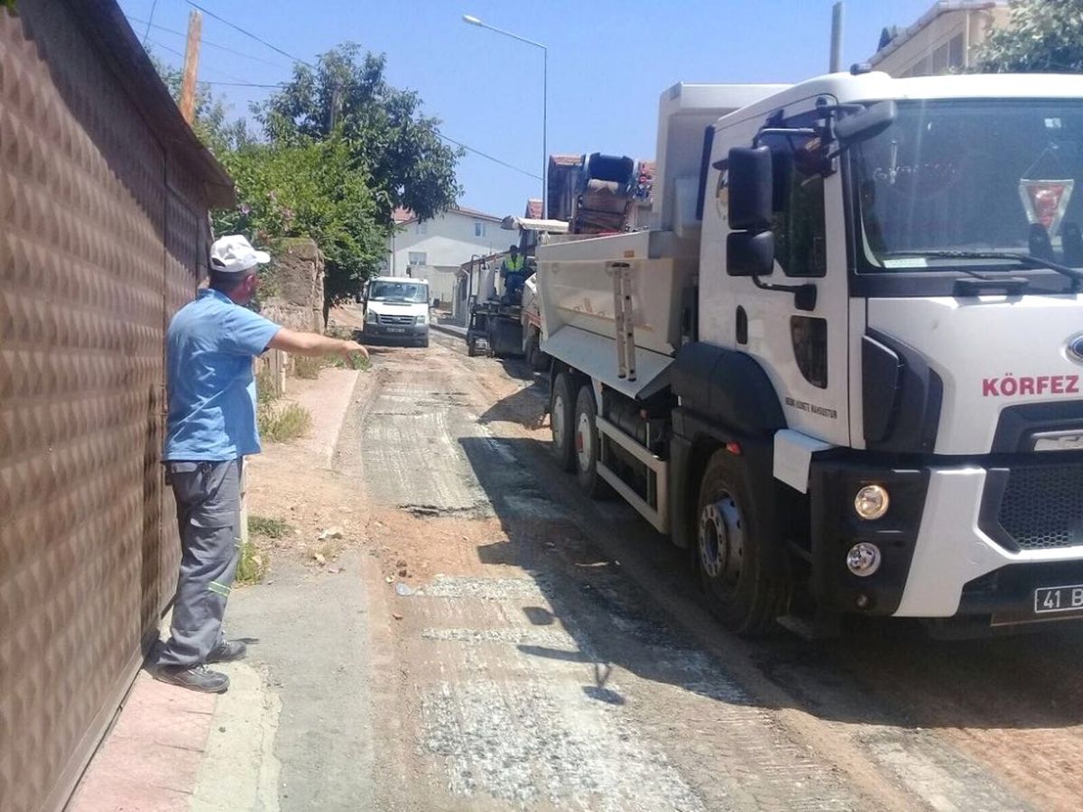 Kışladüzü\'nde Asfalt Serimi Devam Ediyor