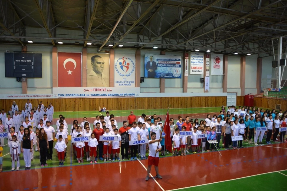 Nevşehir\'de Yaz Spor Okulları Açıldı