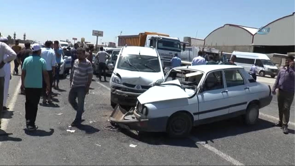 Şanlıurfa\'da Zincirleme Trafik Kazası: 5 Yaralı