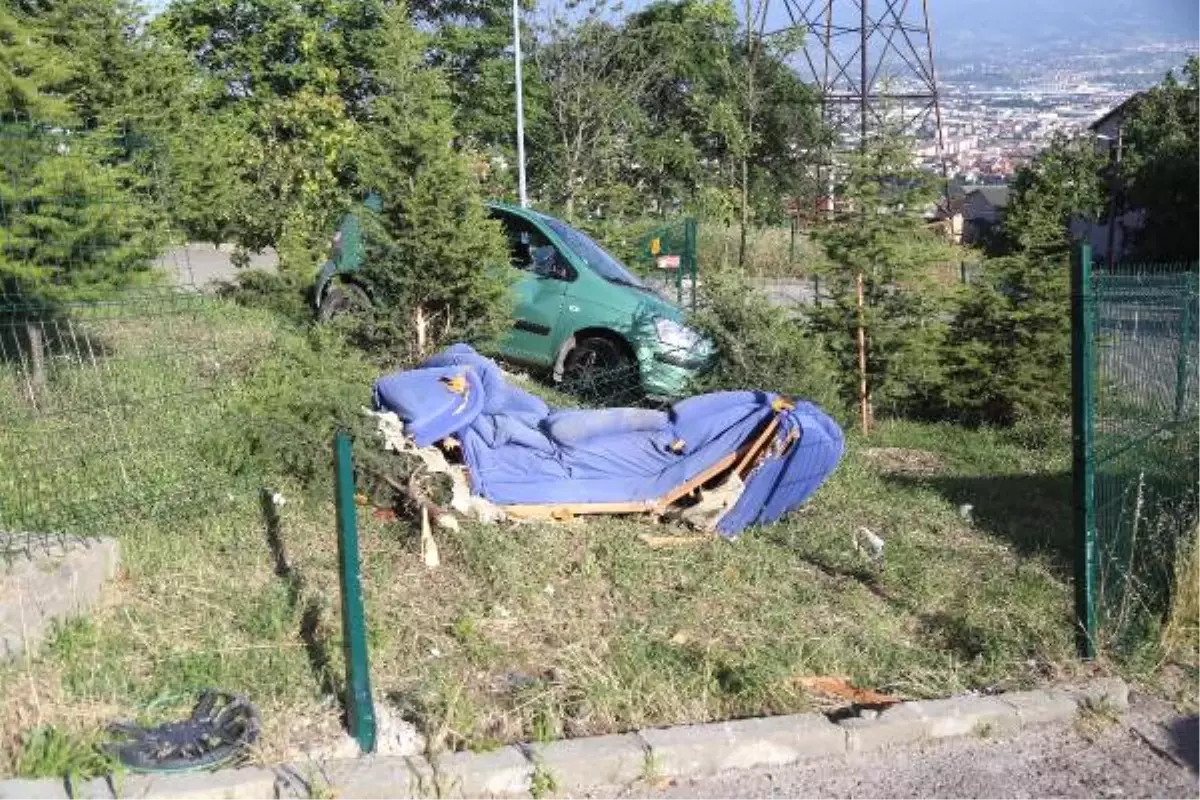 Sürücüsünün El Frenini Çekmeyi Unuttuğu Otomobil, Çocuğa Çarptı