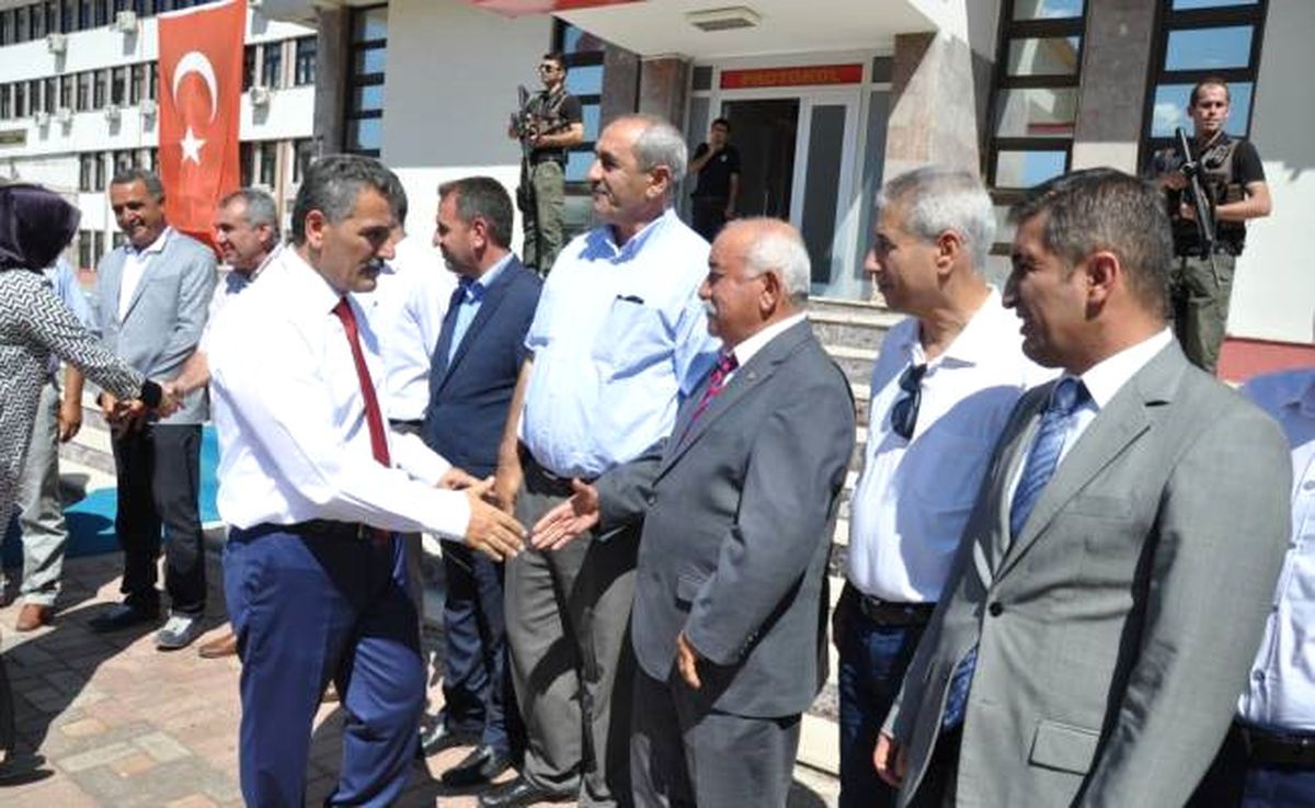 Vali Kaymak Veda Etti