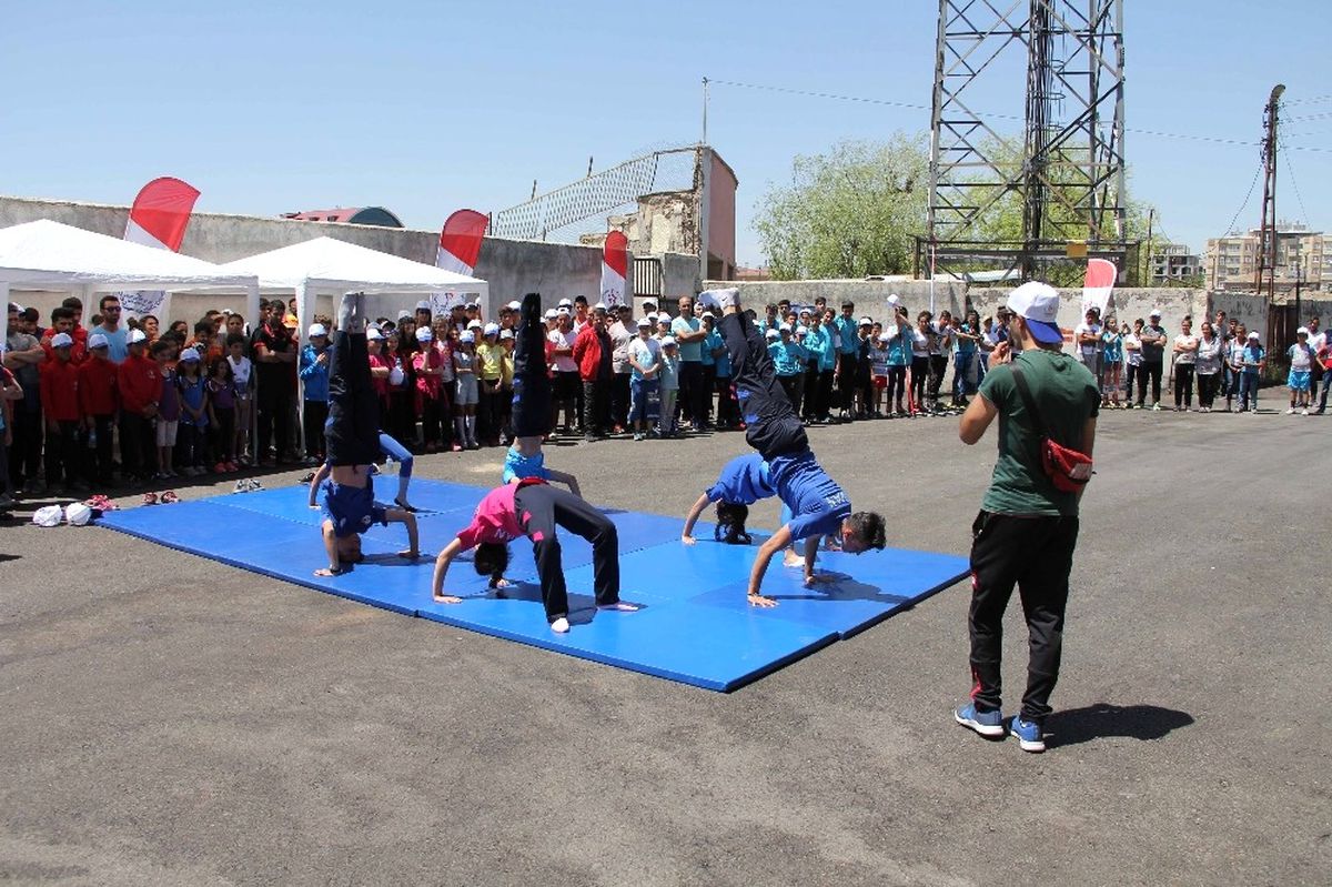 Van\'da İl Spor Merkezleri Açıldı