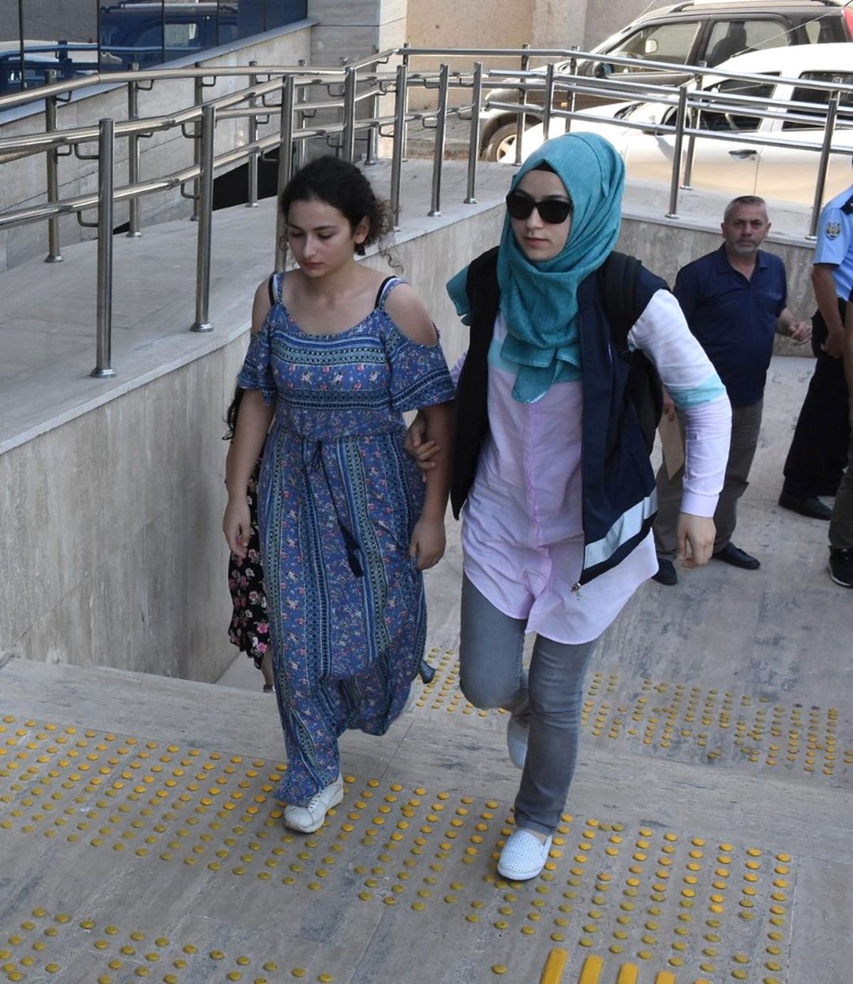 Zonguldak\'ta Fetö/pdy Operasyonu: 8 Şüpheli Adliyeye Sevk Edildi