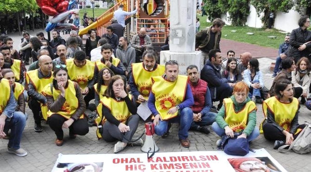 Açlık Grevindeki Öğretmenler İçin Oturma Eylemi