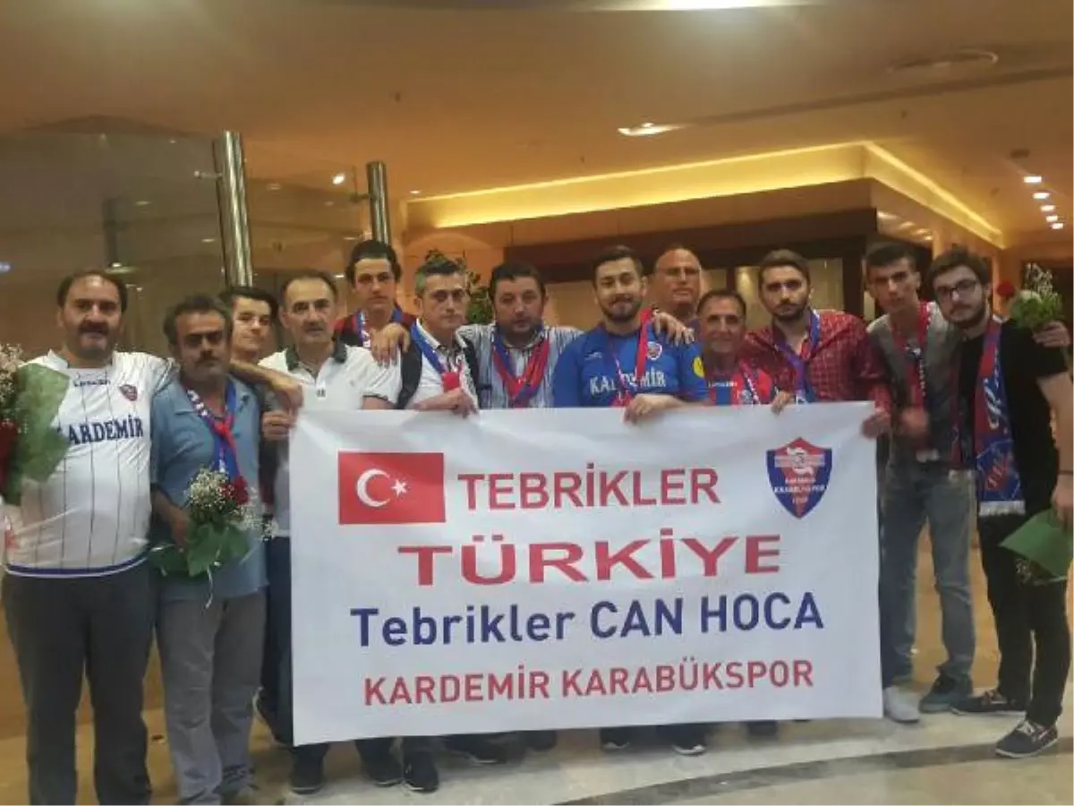 Avrupa Şampiyonu Tekerlekli Sandalye Basketbol Milli Takımı Yurda Döndü