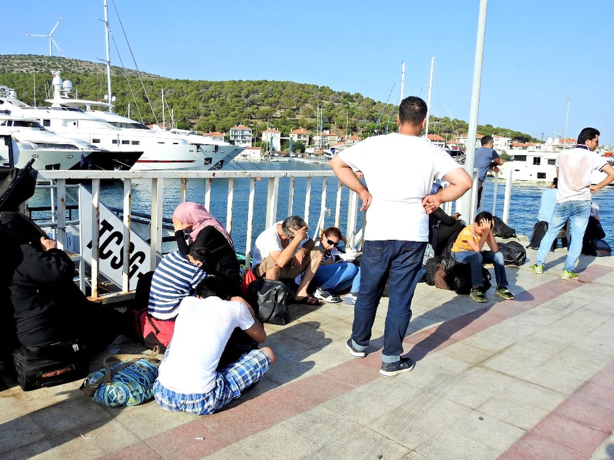 Çeşme\'de 29 Sığınmacı Yakalandı