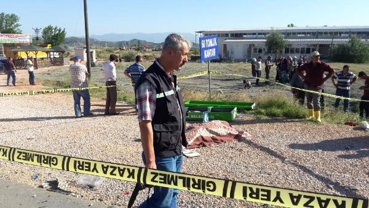 Çorum\'da 2 Otomobil Çarpıştı: 1 Ölü, 2 Yaralı