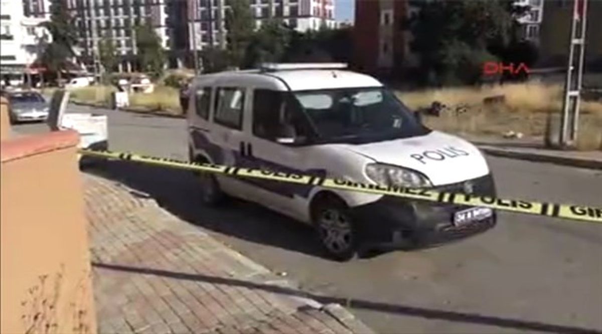 Ek Bilgi ve Görüntüyle) Pendik\'te Film Sahnelerini Aratmayan Çatışma Anı : 3 Yaralı