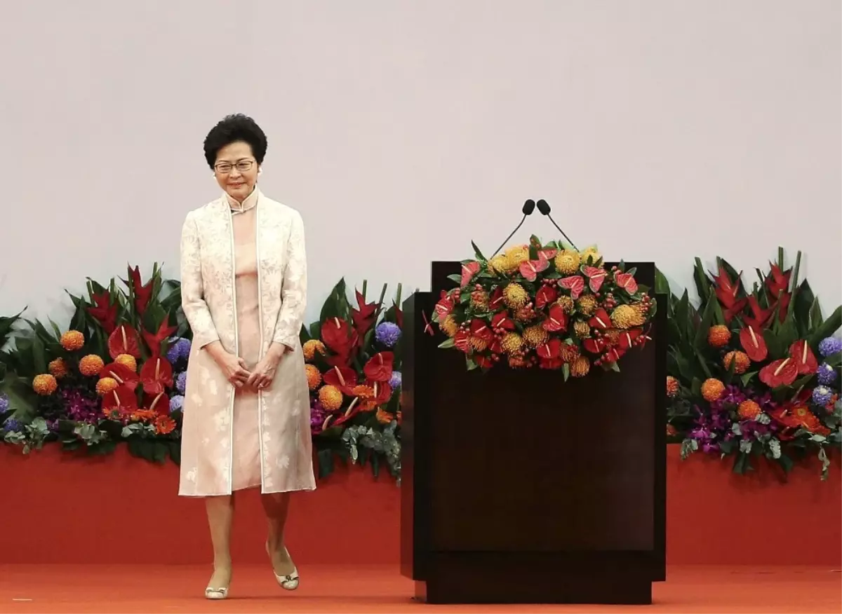 Hong Kong\'un Yeni Lideri Carrie Lam, Görevine Başladı