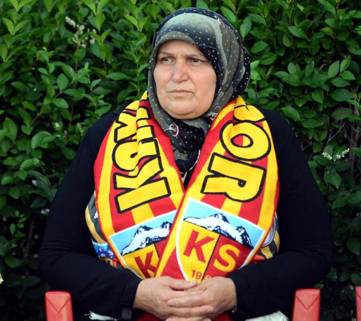 Kayserispor Taraftarı Gurbetçi Gülyas Abla Antrenmanı İzledi