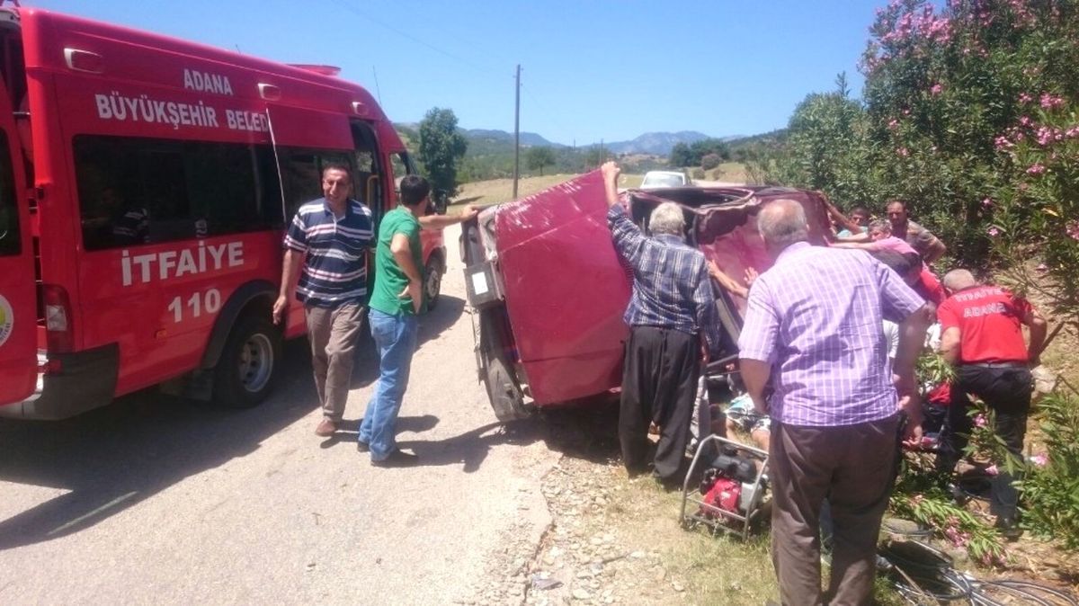 Kozan\'da Trafik Kazası: 4 Yaralı