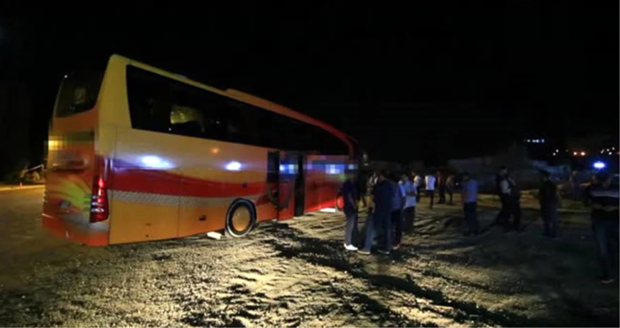 Otobüsün Bagajındaki Dinlenme Bölümünden Yola Savrulan Şoför Öldü