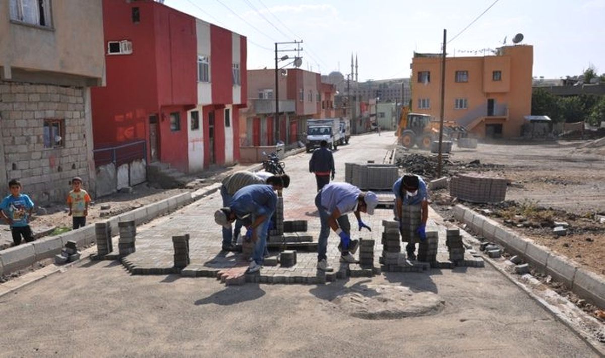 Siirt\'te Yol Yapım Çalışmaları Devam Ediyor