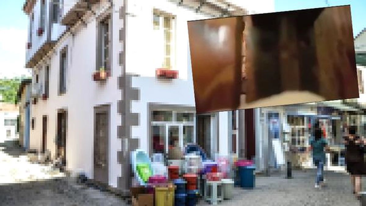 Ayvalık'ta Skandal! Otel Sahibi, Genç Kızların Kaldığı Odaları Anahtar Deliğinden Dikizlerken Yakalandı!