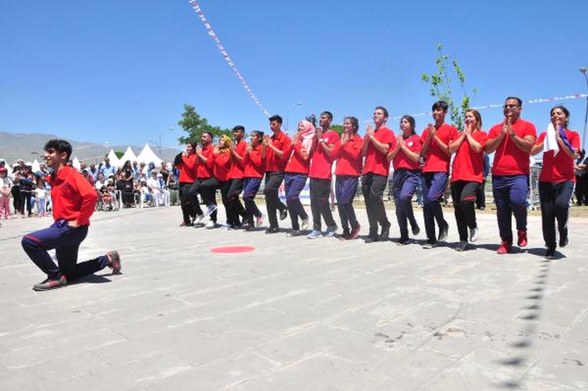 Tatvan\'da Denizcilik ve Kabotaj Bayramı Kutlandı