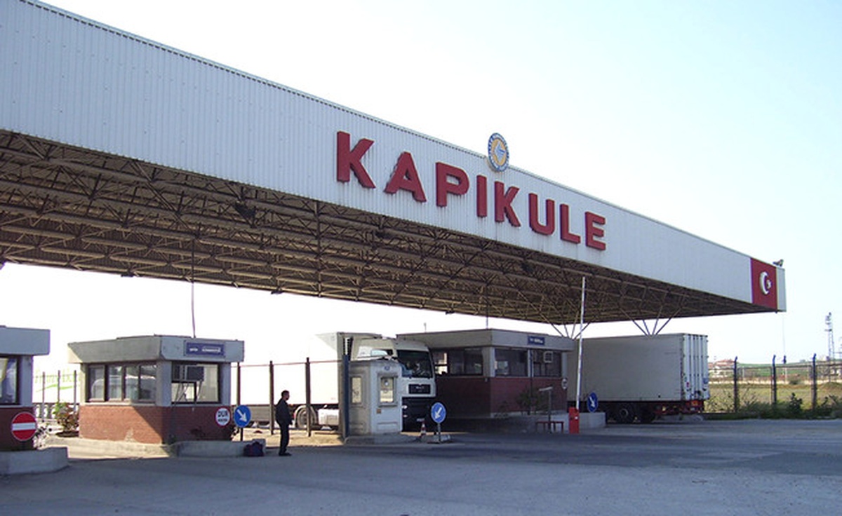 Tır Dorsesinde Havasız Kalan Kaçaklardan 1\'i Öldü