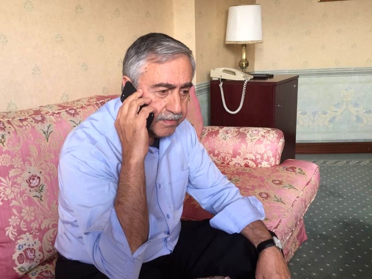 Akıncı, KKTC\'deki Yangın Hakkında Bilgi Aldı