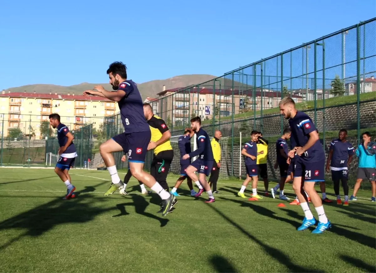 B.b. Erzurumspor İlk Antrenmanına Çıktı