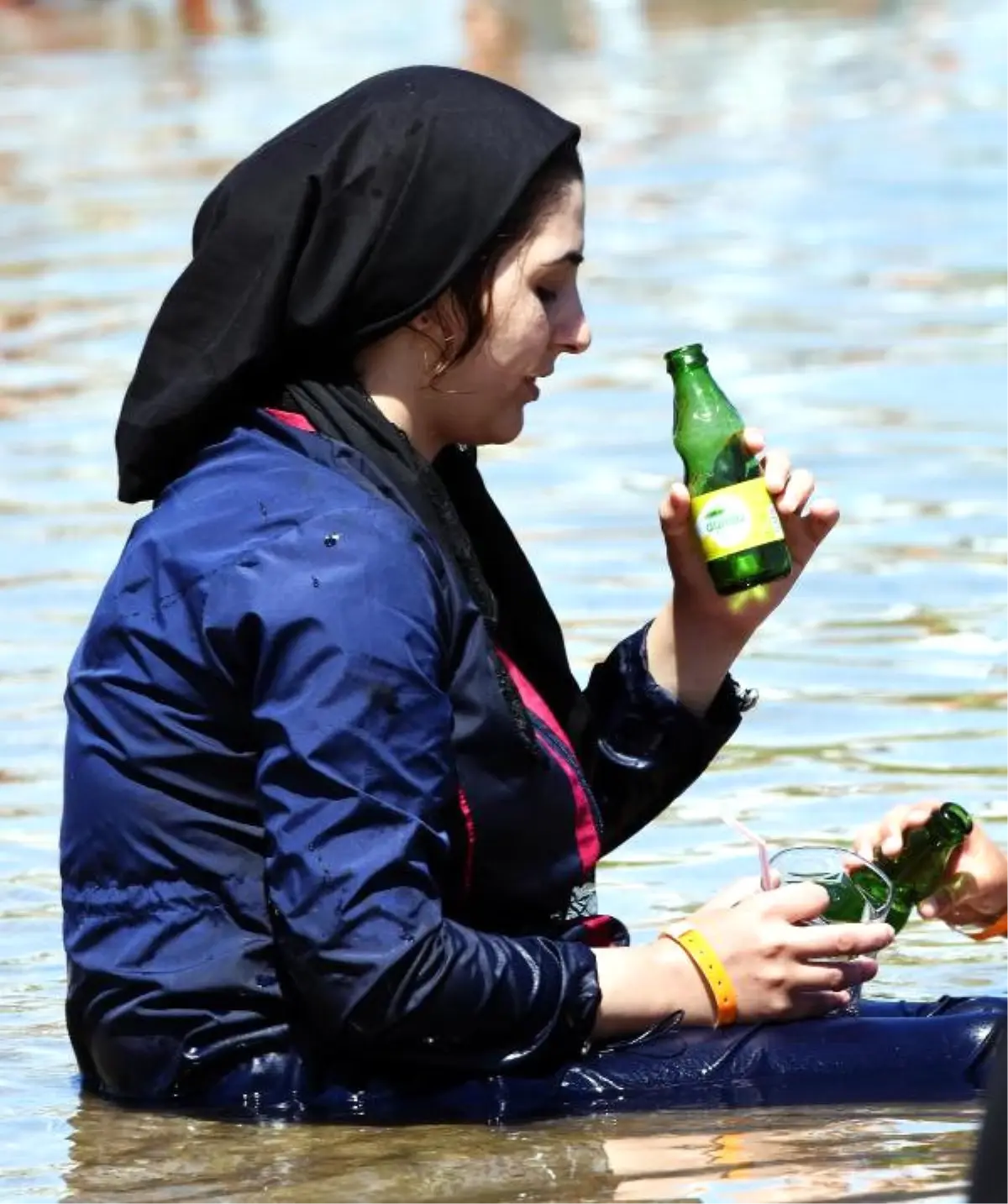 Bodrum\'da Sıcak Nedeniyle Sokaklar Boşaldı, Plajlar Doldu