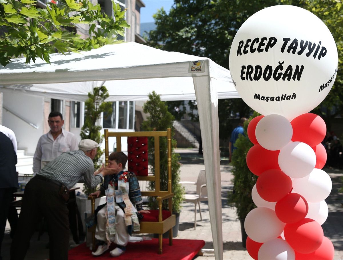 Bursalı Recep Tayyip Erdoğan Sünnet Oldu