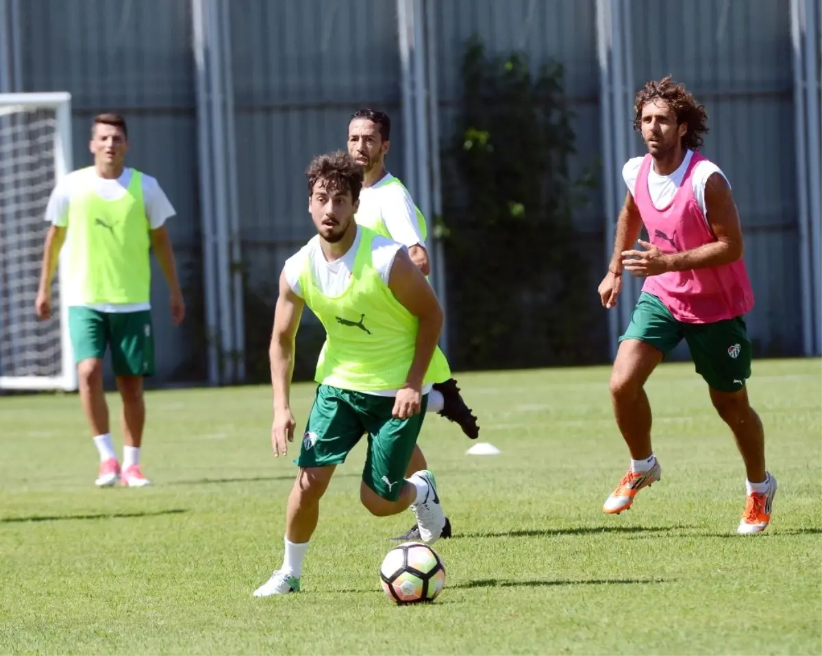 Bursaspor\'da Hazırlıklar Sürüyor