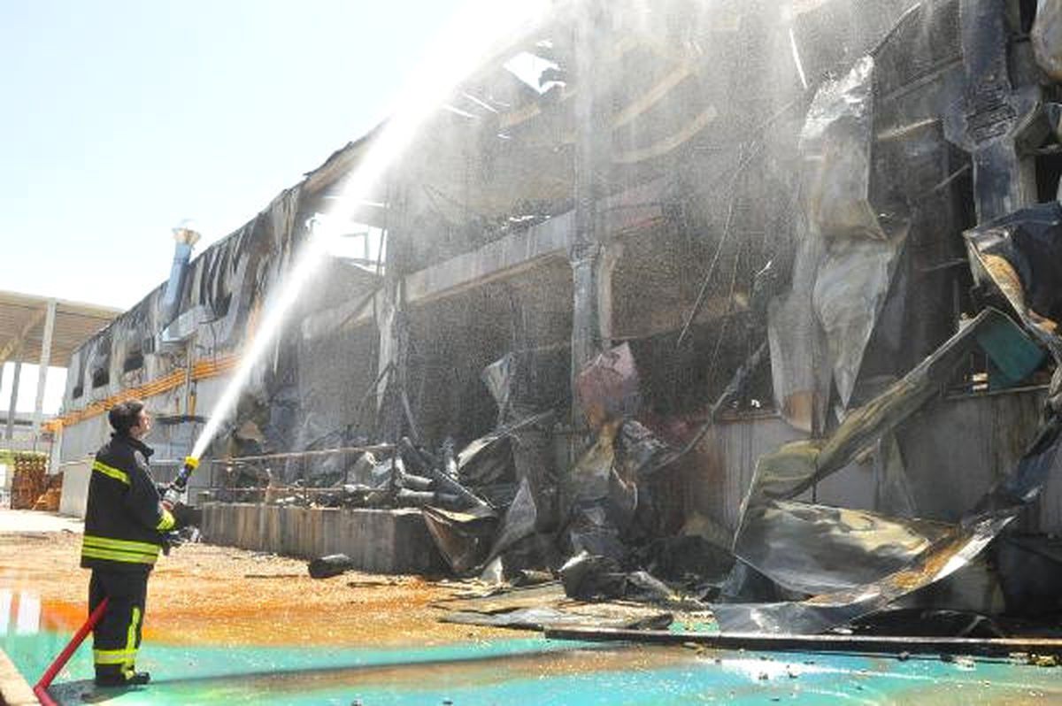 Çerkezköy\'de Fabrika Yangını (3)