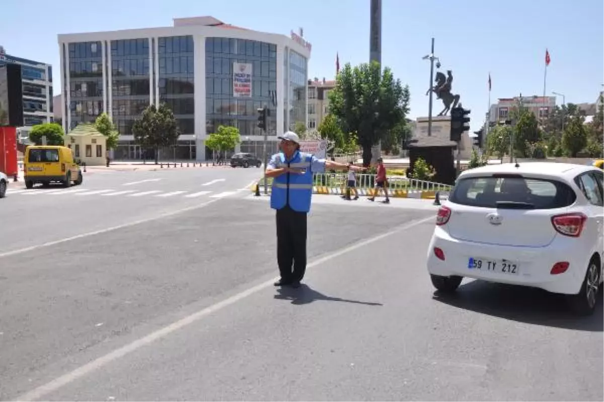 Çerkezköy\'de Trafik Düzenlemesini Vahe Kılıçarslan Tanıttı